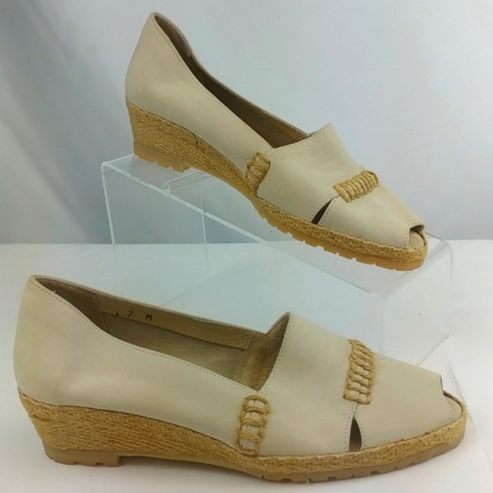 Andre Assous open toe  wedge shoe